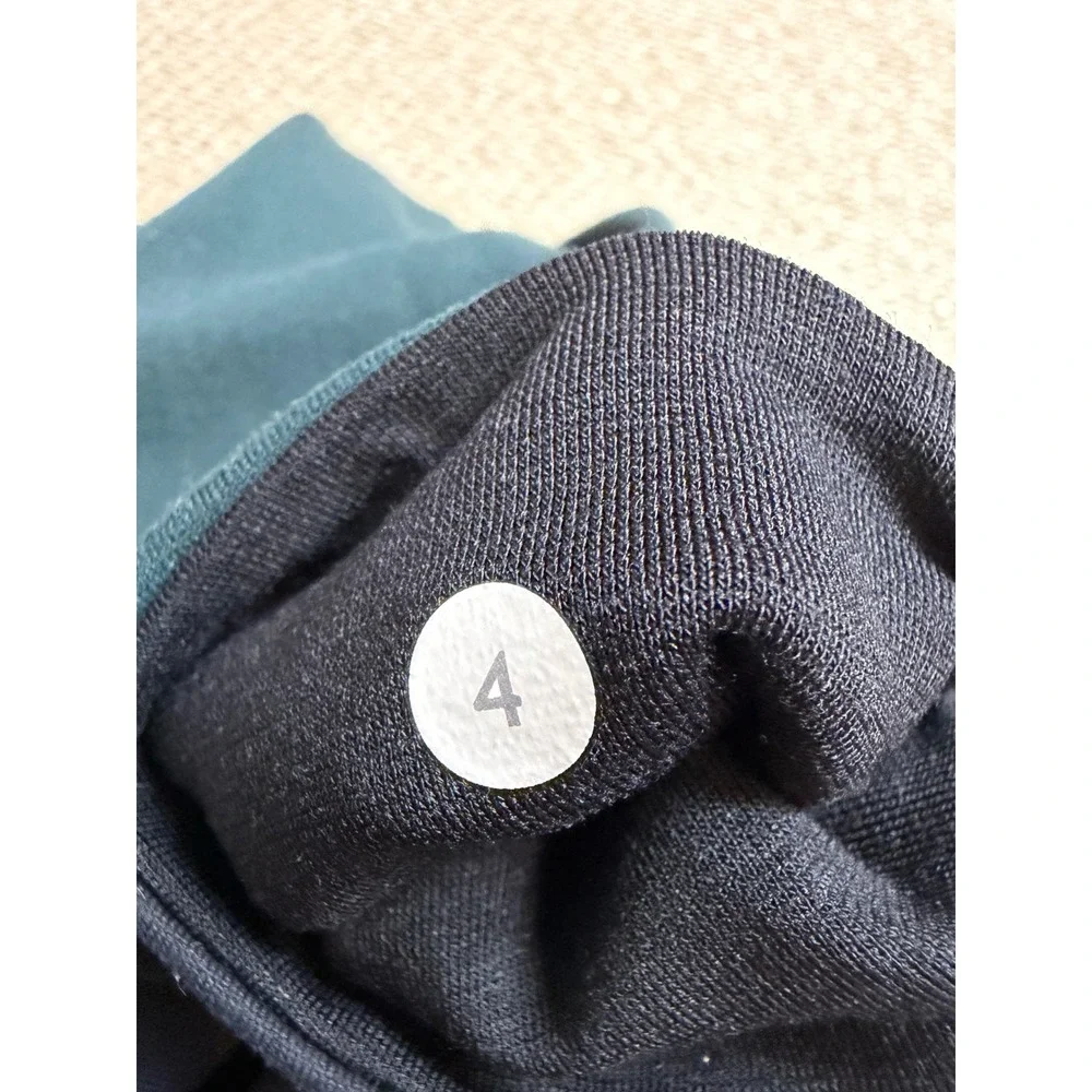Lululemon Dark Forest Green black reversible low Rise Cropped Leggings Capri 4